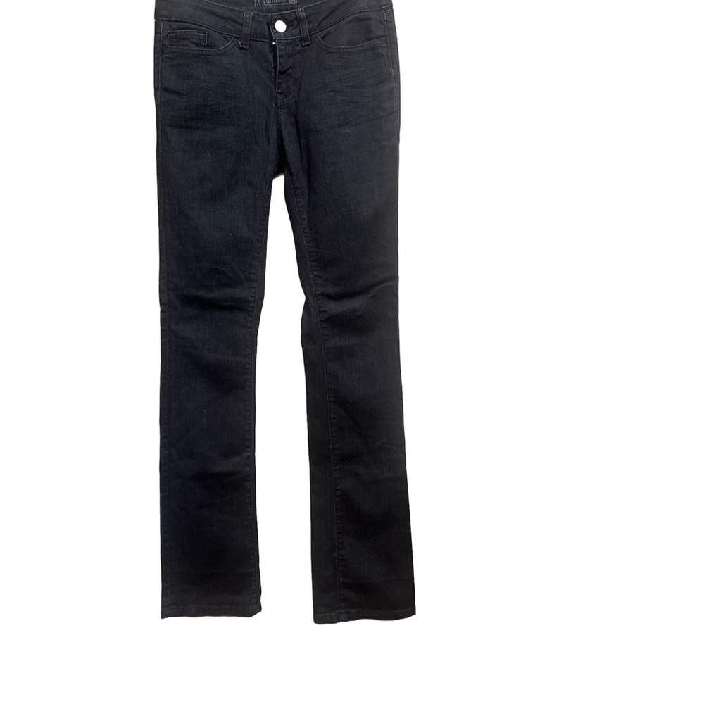 Straight Leg Jeans with Classic Fit